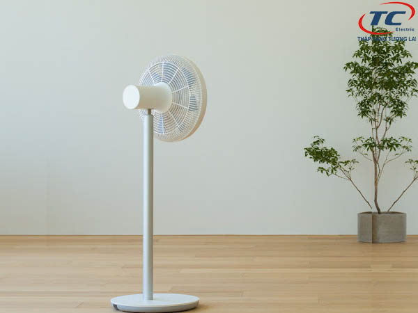 tắt quạt mỗi khi cần sửa chữa và lau chùi