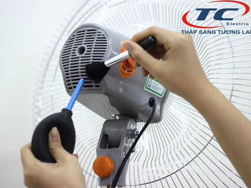 cách vệ sinh quạt nhanh tại nhà