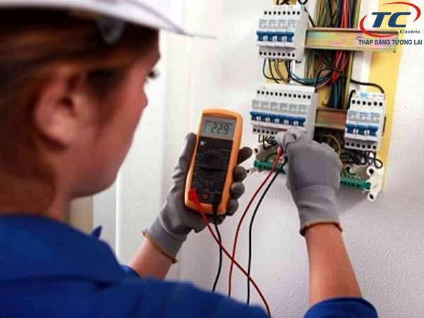 kiểm tra aptomat hoạt động ổn định chưa