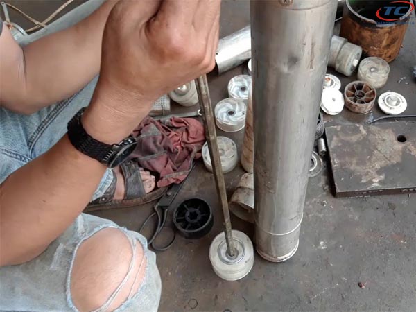 Nguyên lí hoạt động của máy bơm hỏa tiễn