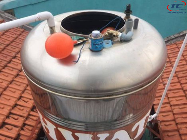 Nguyên nhân do bồn nước bị hết nước