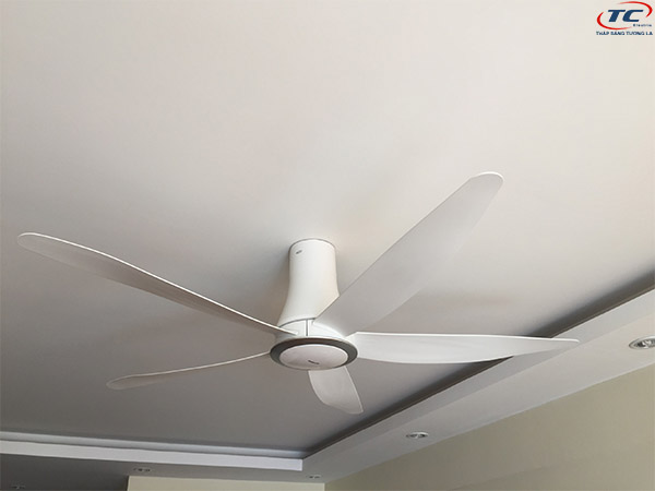 Cach-lap-quat-tran-panasonic-5-canh-f-60tan-4