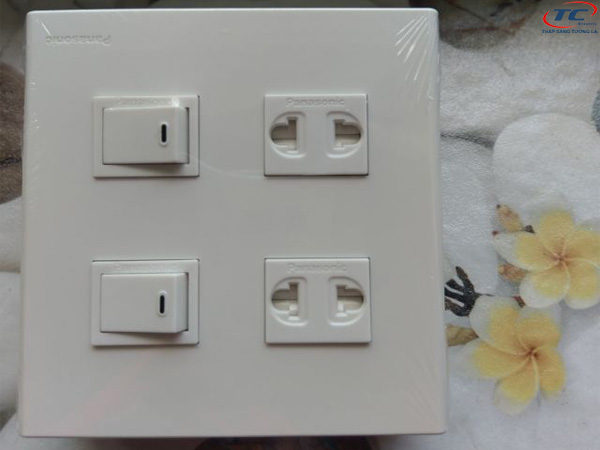 Cảm giác sử dụng ổ cắm, công tắc Panasonic